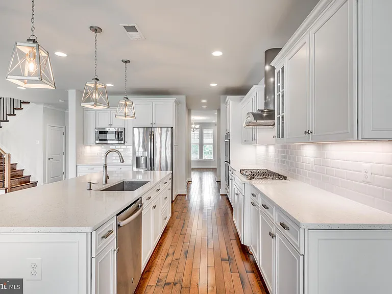 1118 Akan St SE — Photo 14
