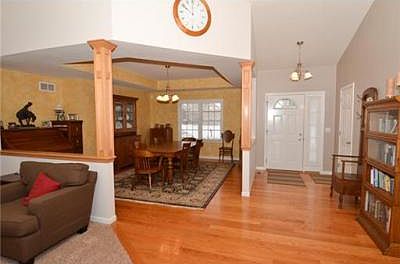 5th image of 5717 Yellow Wood Dr