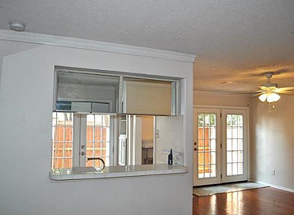 3rd image of 333 Melrose Dr APT 13D