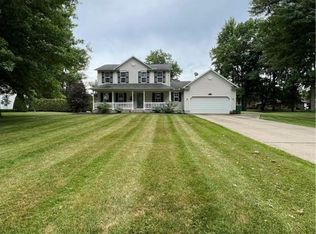 1460 Amberwood Ln, Painesville, OH 44077