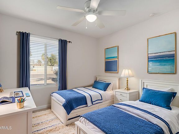 4th image of 4939 E PARADISE Drive