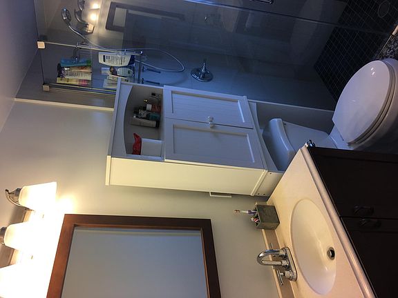 2nd image of 5557 1/2 N Magnolia Ave APT 2E