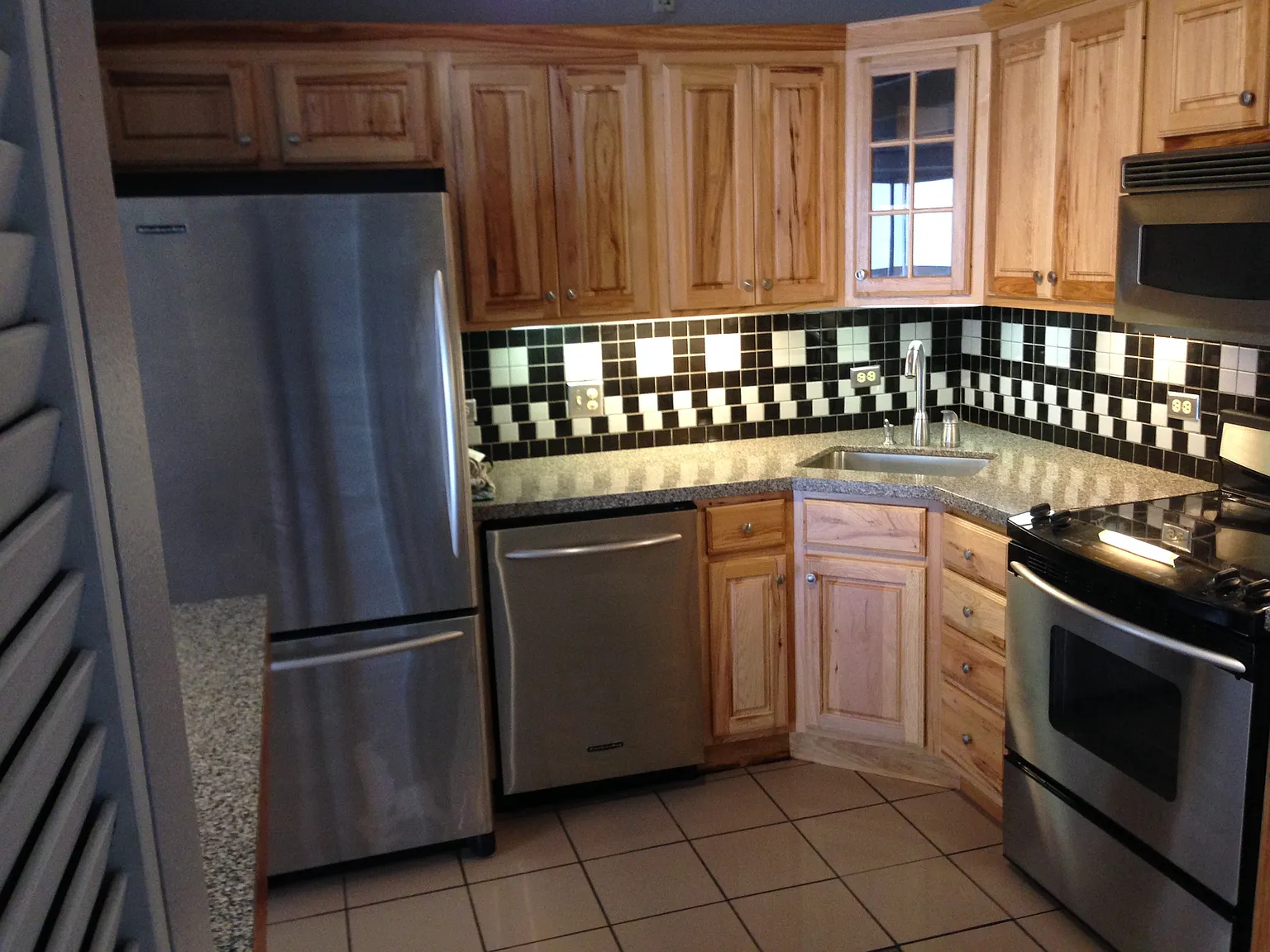 2 bed, 1100 sqft, $1,950 — Photo 3