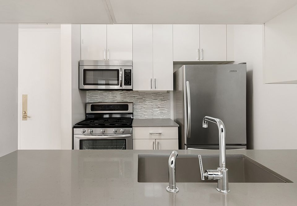 1st image of 1 Union Sq S APT 20L
