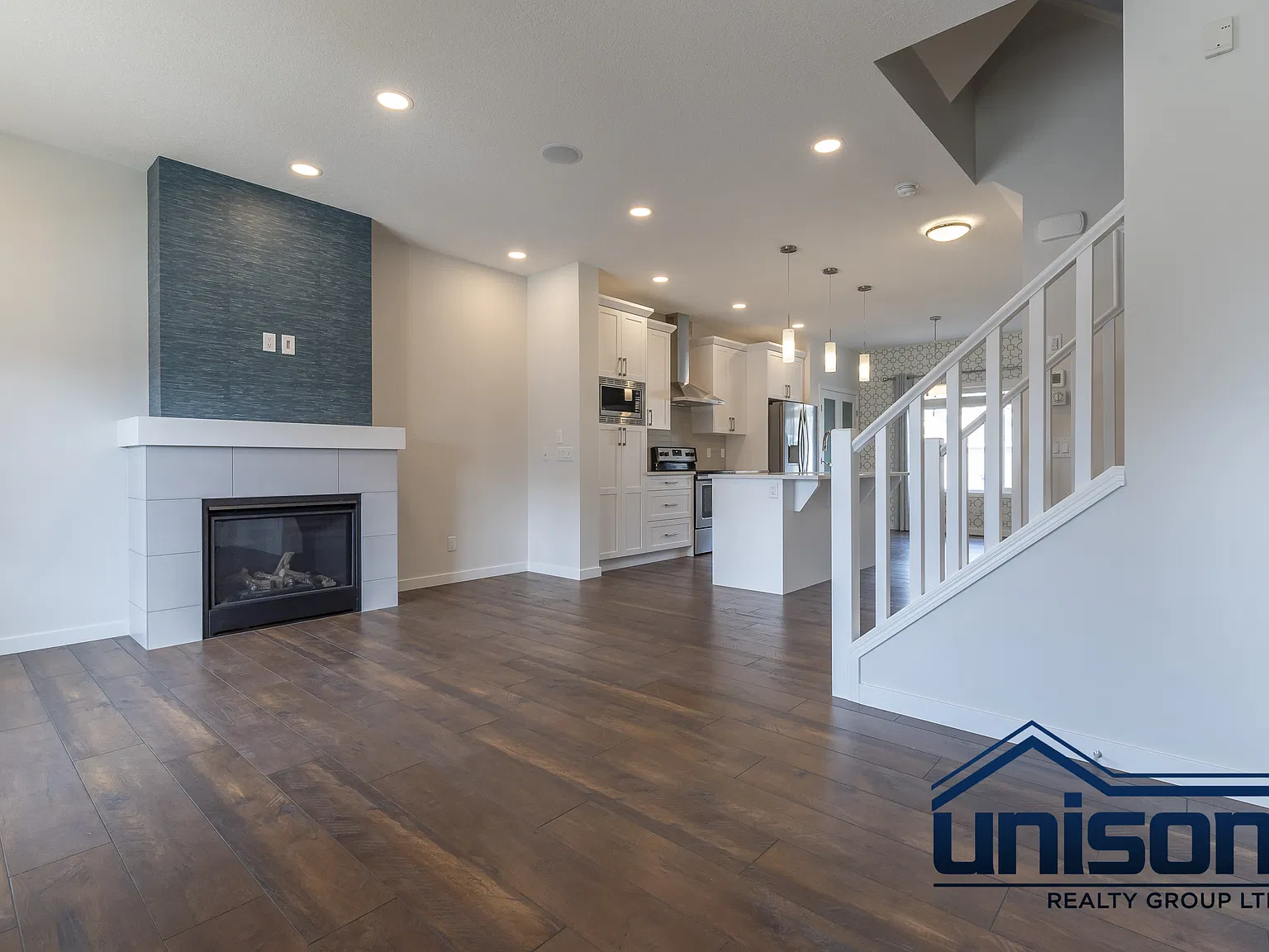 4 bed, 3.5 bath, 2000 sqft, $2,650 — Photo 1