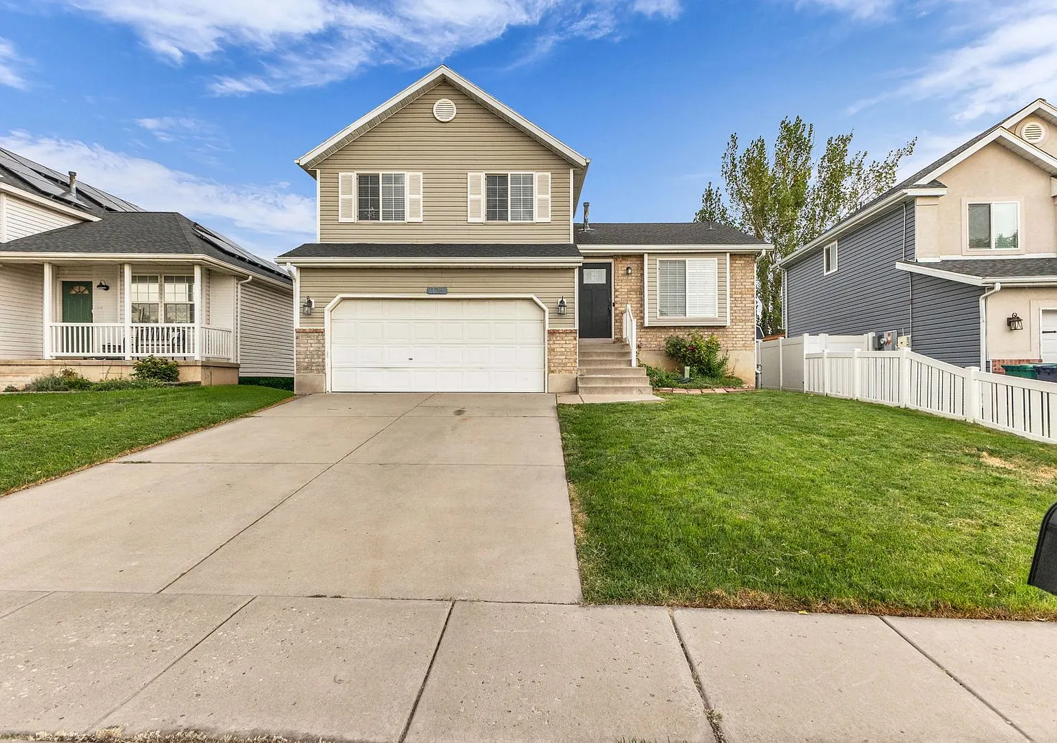 4 Bed Home with Mountain Views in Clearfield — Photo 1