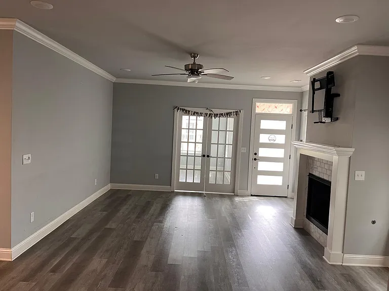 2310 SW Poppy St — Photo 4