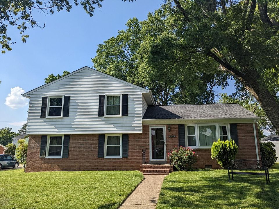 Very comfortable and spacious tri-level in West End Manor