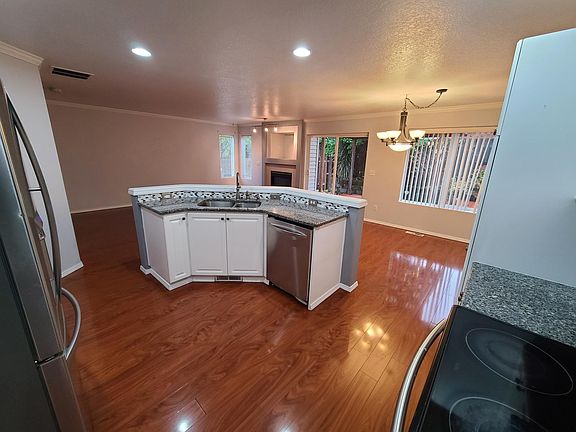 5th image of 5050 NE Schoeler Cir