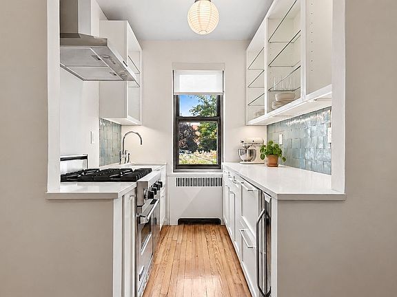 3rd image of 4445 Post Rd APT 5B