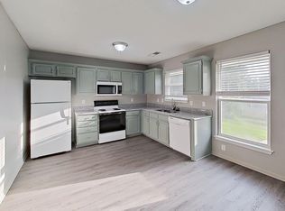 404A SE Oak Ridge Dr, Oak Grove, MO 64075
