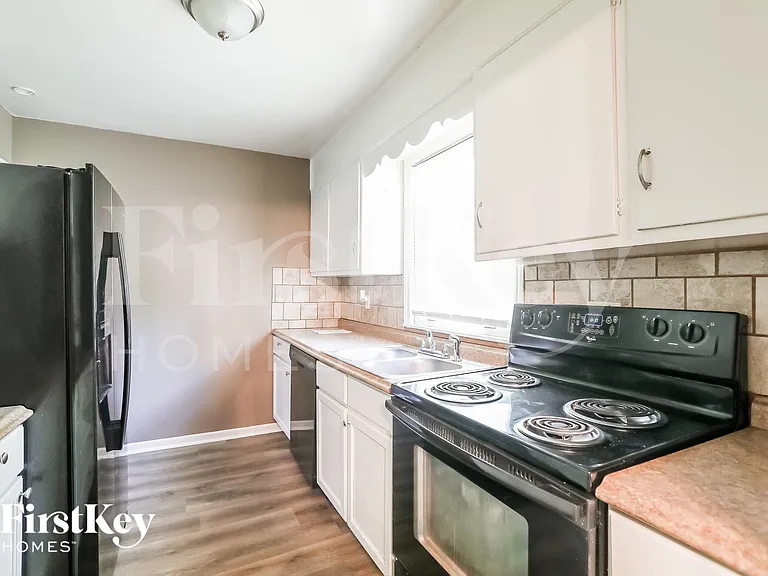 3419 S Home Ave — Photo 7
