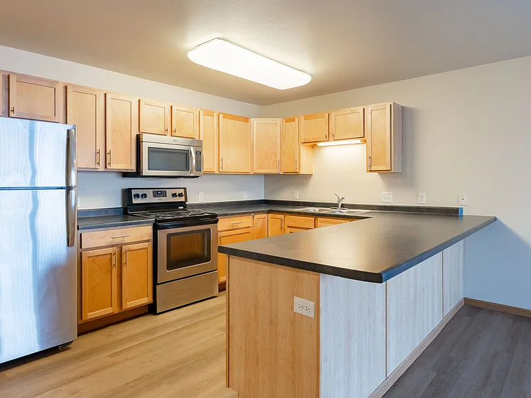 Moorhead, MN Sandy Creek Apartments | 11B | Kitchen
