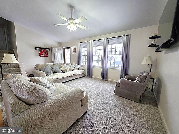 4th image of 1114 Kent Dr