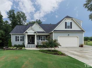30 Chop Nut Cir, Smithfield, NC 27577