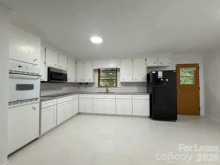 4001 Peggy Ln — Photo 4