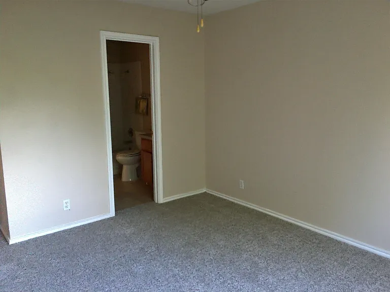 1729 Constantino Cir — Photo 11