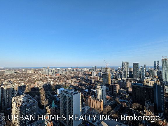 3rd image of 85 Wood St Penthouse 16