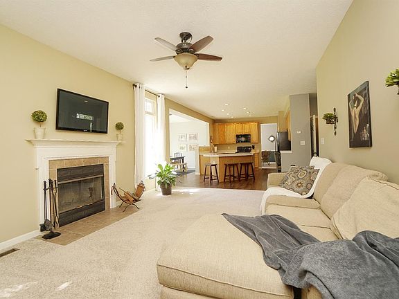 5th image of 7299 Maple Leaf Ct