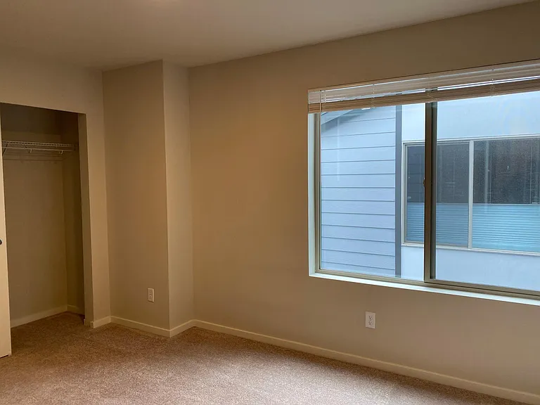 6867 NE 170th St #101 — Photo 22