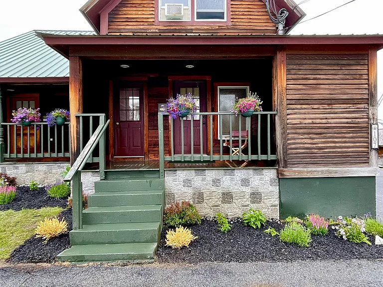 107 Franklin St #B — Photo 1