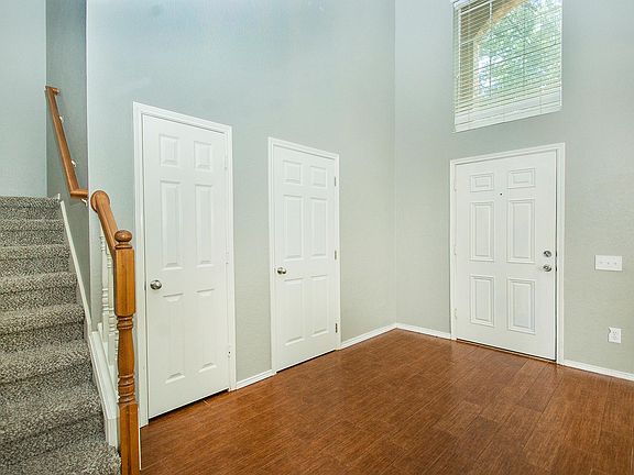 4th image of 124 Julian Dr