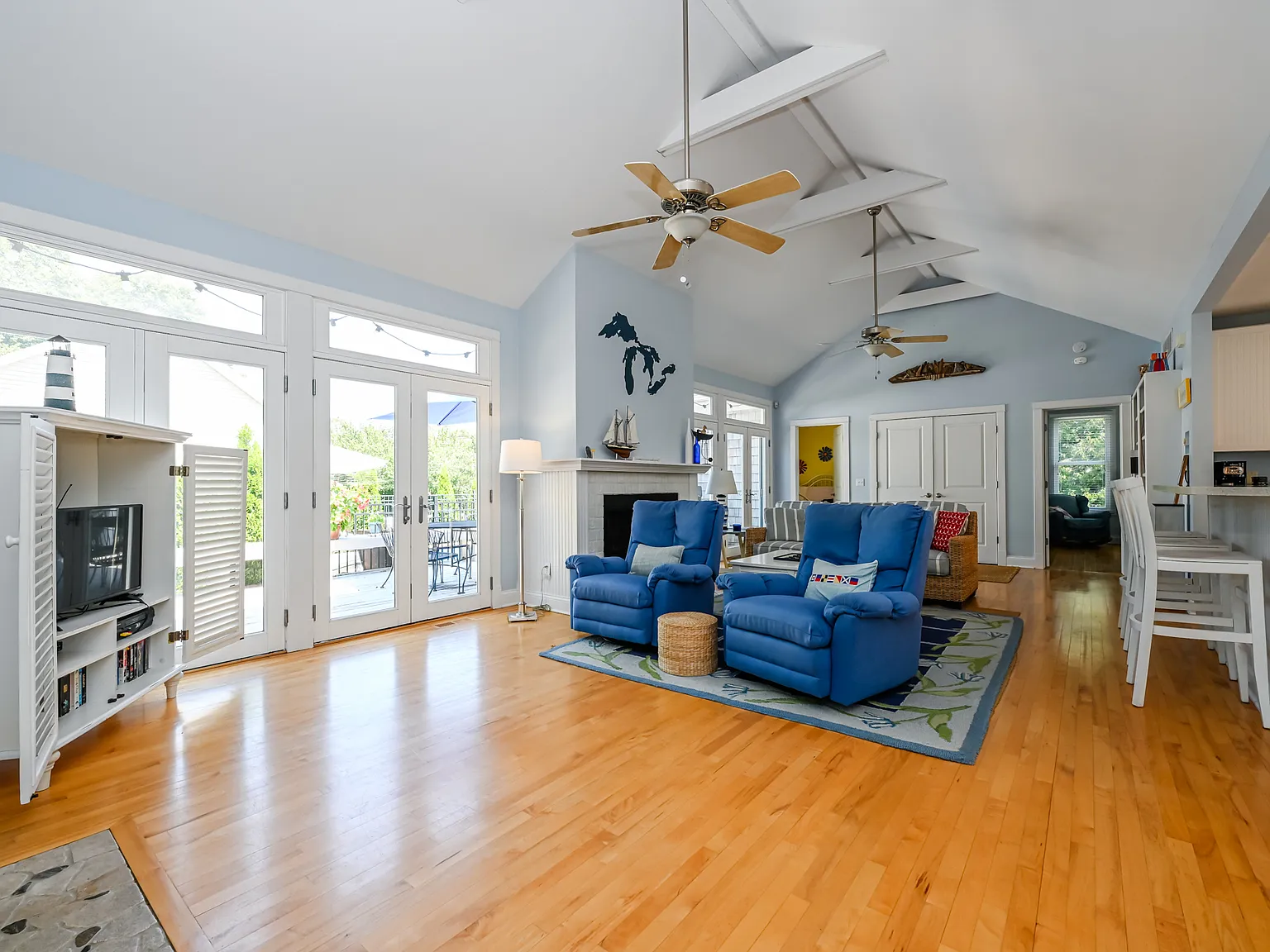 315 Creek Dr — Photo 4