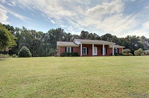 5th image of 45 Wendover Dr
