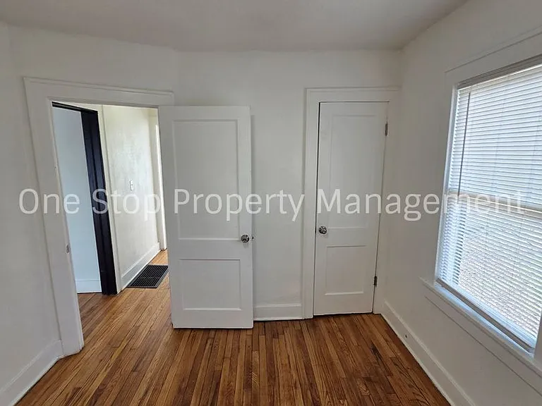 1813 E 85th St — Photo 15