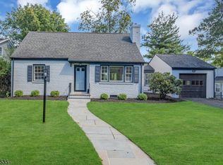 21 Chestnut St, Chatham, NJ 07928