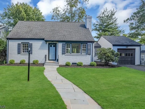 21 Chestnut St, Chatham Boro, NJ 07928