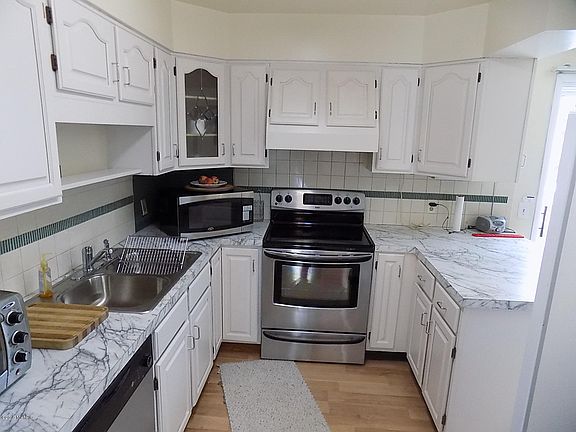 5th image of 8273 Courtland Dr NE