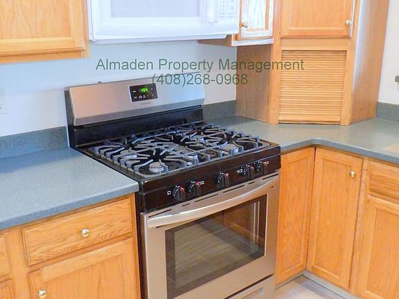 3rd image of 251 Bartlett Ave