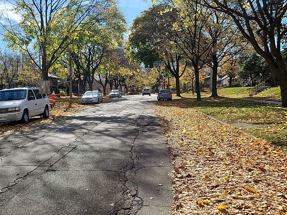 4th image of 2126-2128 N Hi Mount Blvd