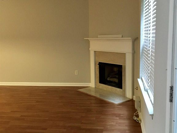 2nd image of 2670 Waverly Hills Dr #28