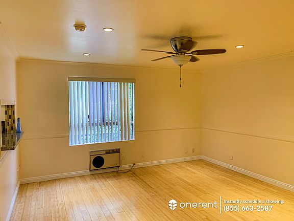 4th image of 10900 Blix St APT 2