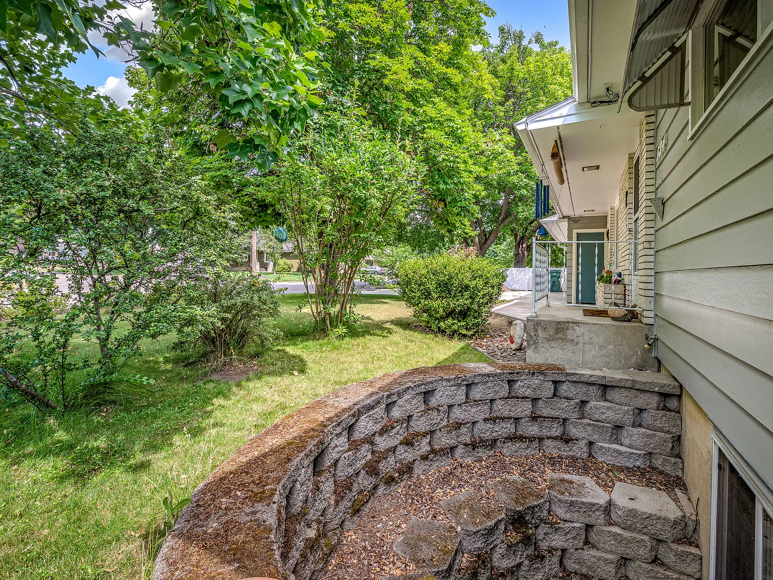1 bed, 1100 sqft, $1,250 — Photo 3