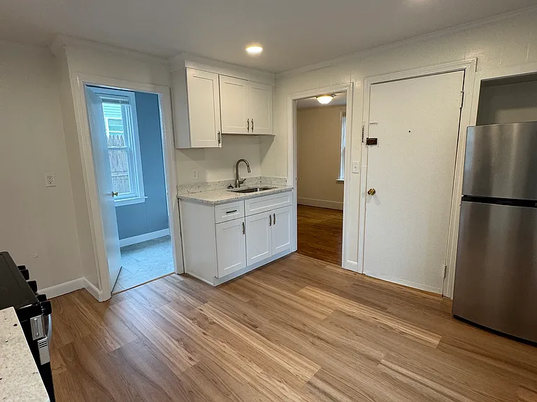 9 1/2 West St #1 — Photo 3