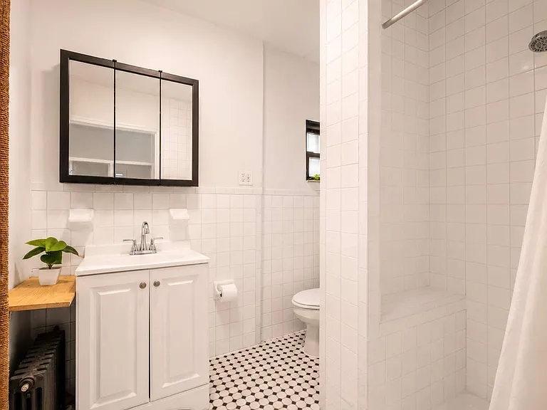 173 N 7th St #1D — Photo 7