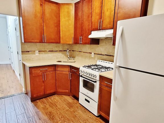 2nd image of 25-25 Steinway St #2CC