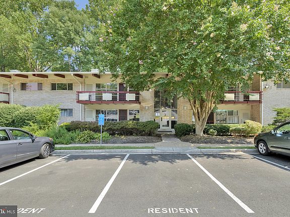 3rd image of 4319 Americana Dr #4319E
