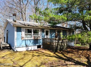 111 Cloudcrest Dr, Hawley, PA 18428