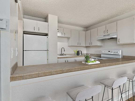 2nd image of 325 Rowland Blvd #1B-1Ba-905Sqft