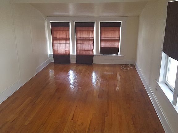 2nd image of 354 Grove St N
