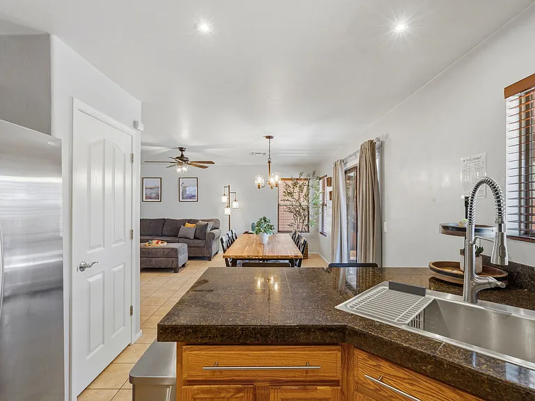 458 W Cedar Chase Dr — Photo 14