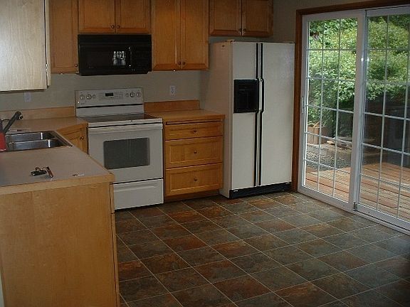 5th image of 14214 Hollyburn Ln NW