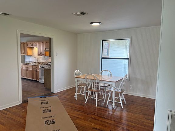 4th image of 602 Leland St
