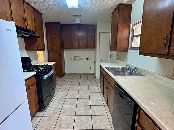 3rd image of 6909 Cooper Ln Building A
