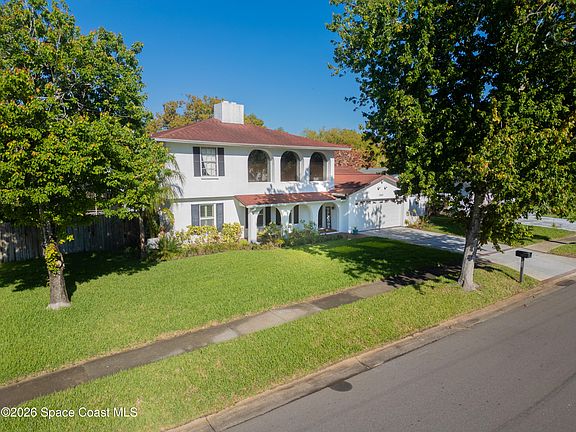 2nd image of 2860 Las Palmas Dr