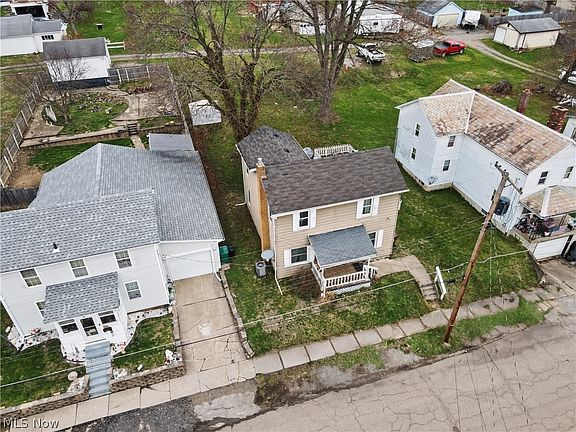 2nd image of 145 Sherman St